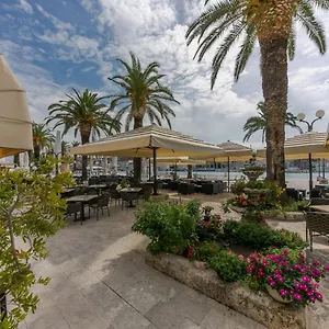 https://hotel-concordia.hotels-in-trogir.com